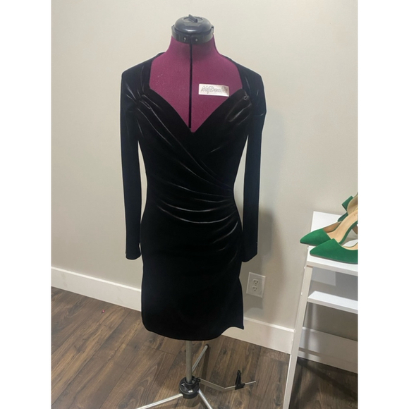Norma Kamali Dresses & Skirts - Norma Kamali Black Velvet Mini Dress